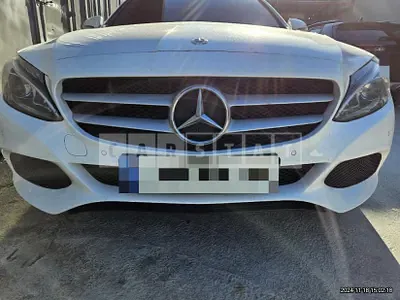 Photo 1 of 28: 2017 Mercedes-Benz C200 d — Korean insurance auction