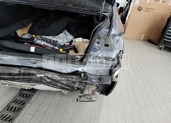 Photo 2 of 12: 2018 BMW 520d, VIN WBAJC3109JWB77768 — Korean insurance auction