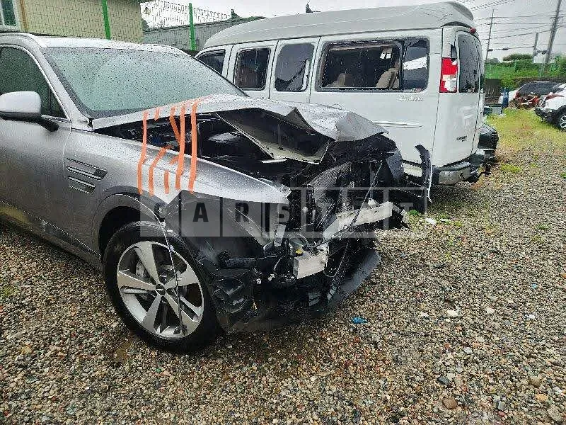 Photo 2 of 22: 2021 Genesis GV80, VIN KMTHB81DDNU087551 — Korean insurance auction