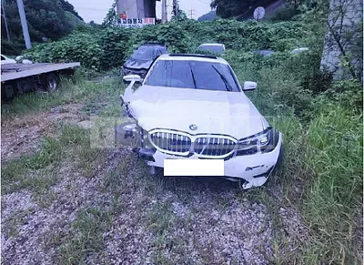 Photo 1 of 14: 2020 BMW 320d — Korean insurance auction