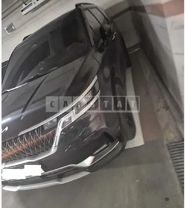 Photo 2 of 17: 2021 Kia Carnival — Korean insurance auction