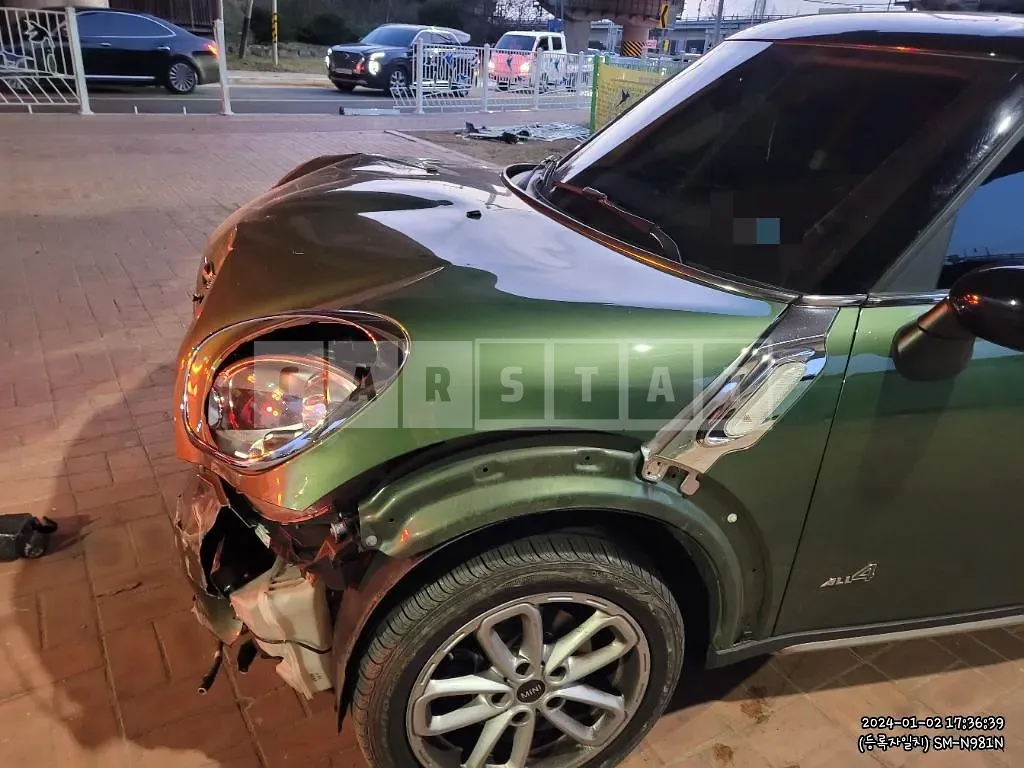 Photo 2 of 10: 2016 MINI Cooper D Countryman ALL4, VIN WMWXD5103GWU10892 — Korean insurance auction