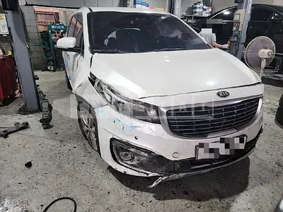 Photo 1 of 29: 2016 Kia Carnivals — Korean insurance auction