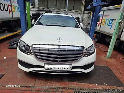 Photo 1 of 13: 2018 Mercedes-Benz E220 d — Korean insurance auction