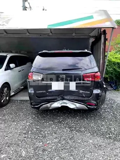 Photo 1 of 14: 2018 Kia Carnival Limousine, VIN KNAMB81ABKS470604 — Korean insurance auction