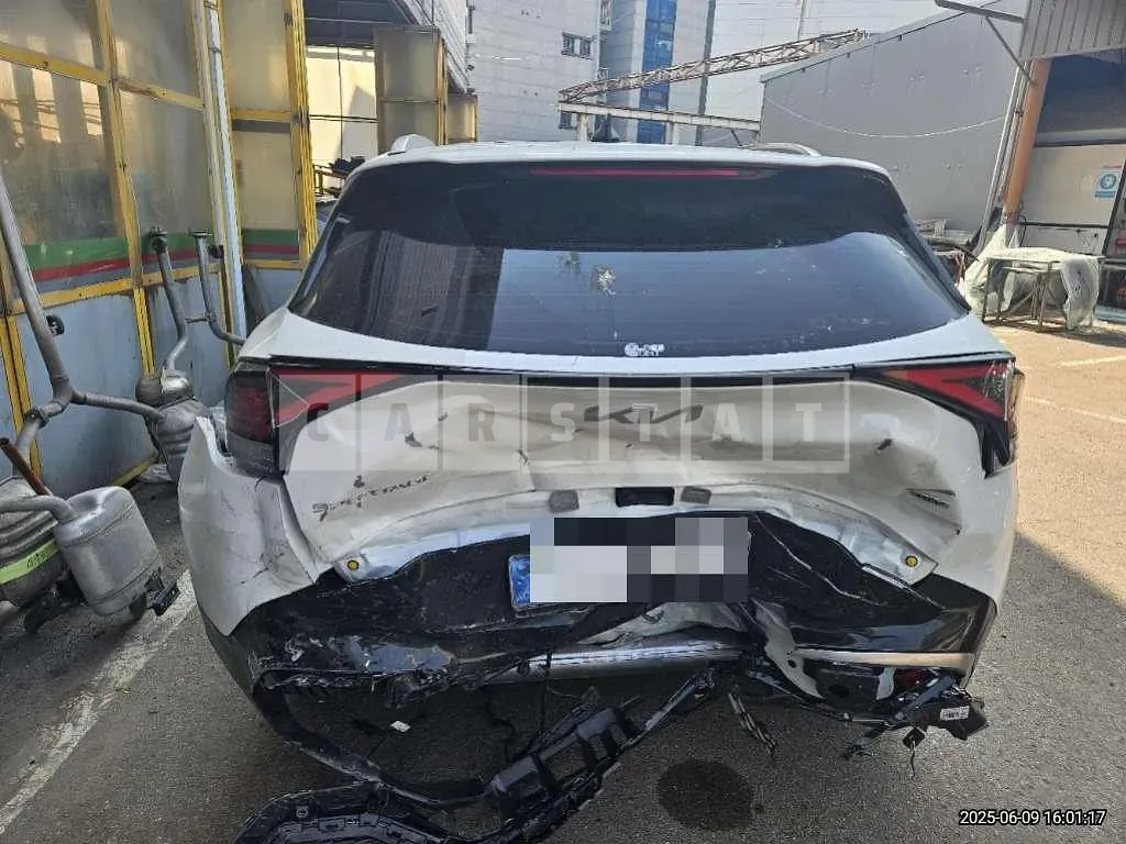 Photo 2 of 19: 2024 Kia Sportage Hybrid — Korean insurance auction