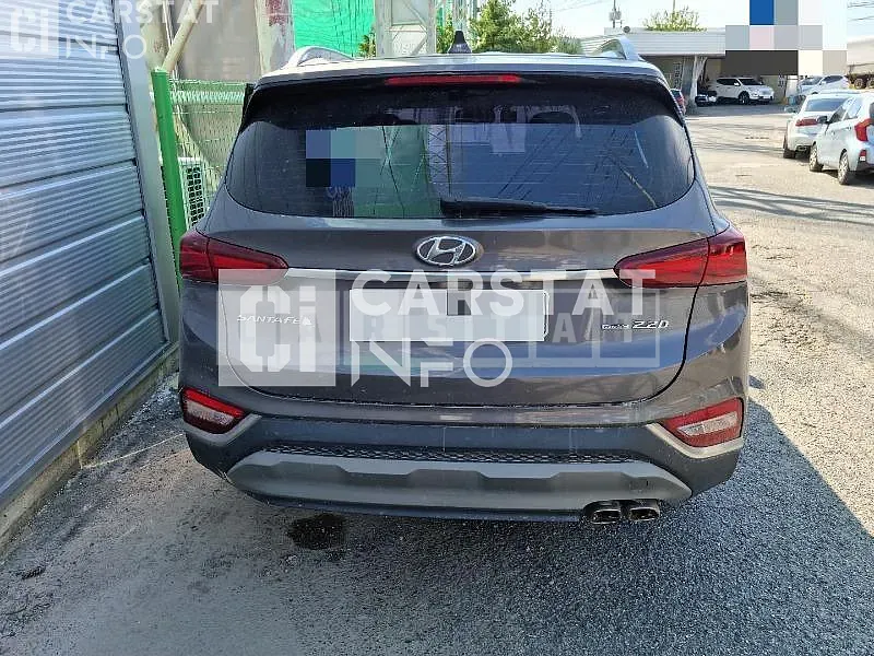 Photo 2 of 9: 2018 Hyundai Santa Fe, VIN KMHS381CDKU057928 — Korean insurance auction