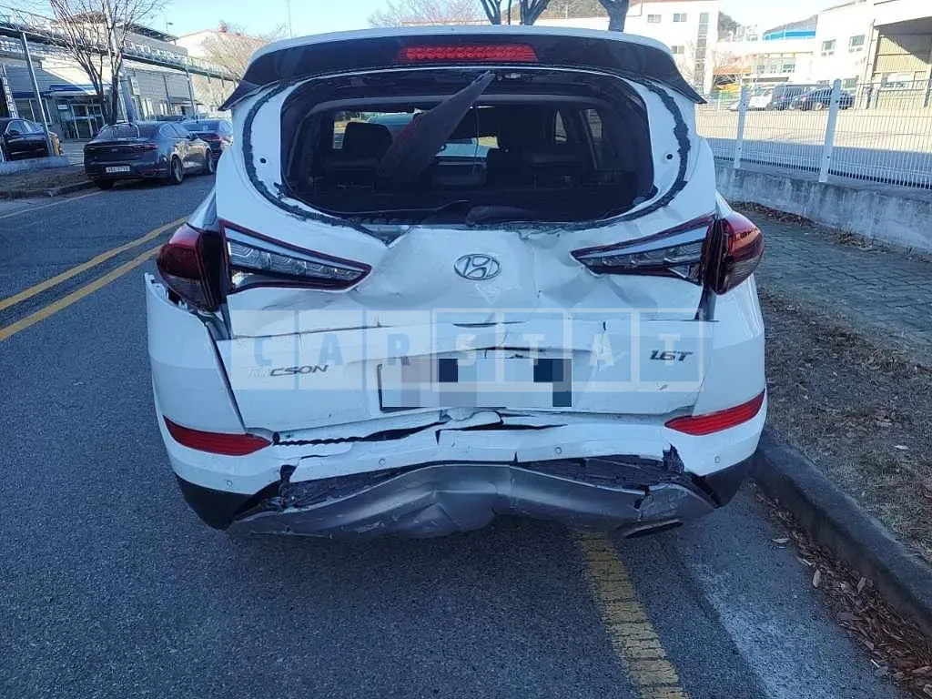 Photo 2 of 10: 2017 Hyundai Tucson TL Gasoline — Korean insurance auction