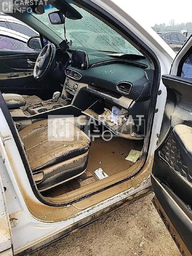 Photo 2 of 7: 2019 Hyundai Santa Fe 2.0 — Korean insurance auction