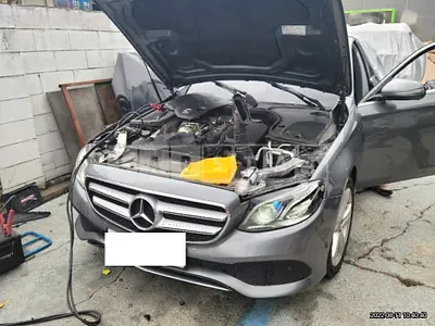 Photo 1 of 25: 2018 Mercedes-Benz E220d, VIN WDDZF0EB6JA404325 — Korean insurance auction