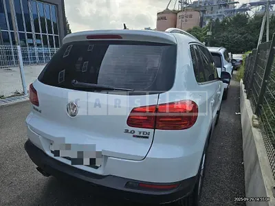 Photo 1 of 23: 2015 Volkswagen Tiguan 2.0 TDI BMT — Korean insurance auction
