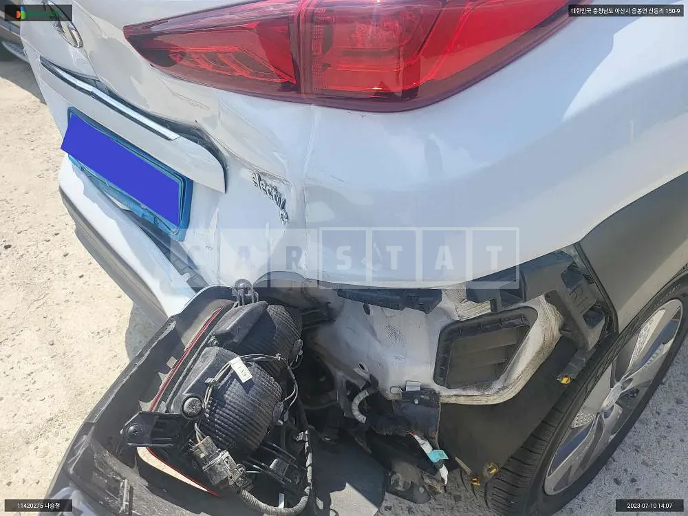 Photo 2 of 8: 2019 Hyundai Kona, VIN KMHK281GFKU031930 — Korean insurance auction
