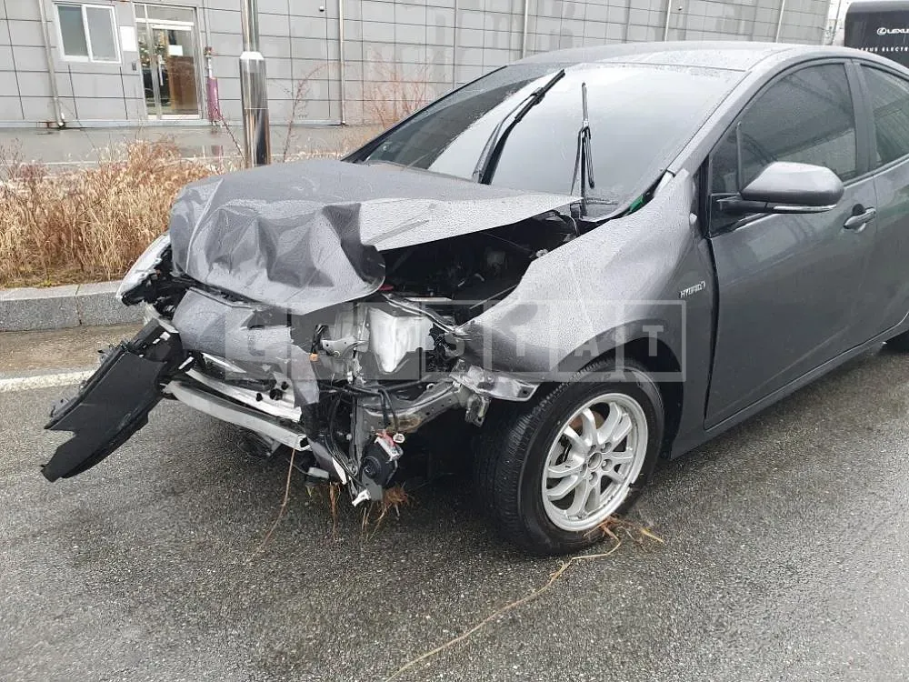 Photo 2 of 17: 2022 Toyota Prius 2WD, VIN JTDKAMFU4N3177129 — Korean insurance auction
