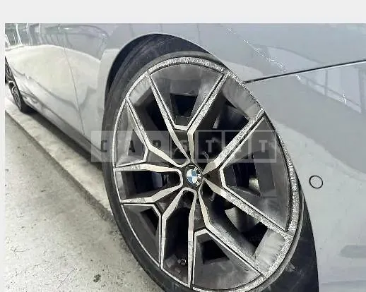 Photo 2 of 31: 2024 BMW 520i — Korean insurance auction