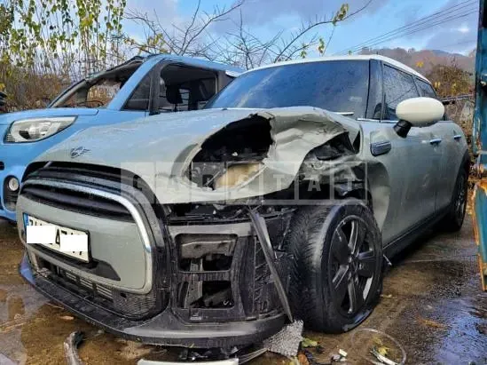 Photo 2 of 6: 2023 MINI Cooper Five-Door, VIN WMW41DK08P2S83195 — Korean insurance auction