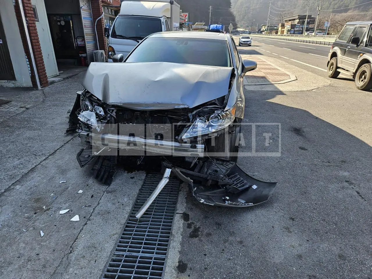 Photo 2 of 10: 2015 Lexus ES300h, VIN JTHBW1GGXF2097669 — Korean insurance auction