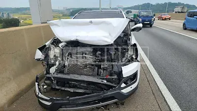 Photo 1 of 9: 2015 Hyundai Santa Fe, VIN KMHSW81UDFU357033 — Korean insurance auction