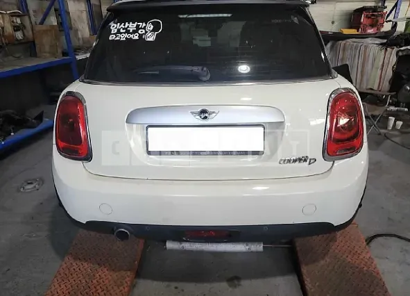 Photo 2 of 24: 2015 MINI Cooper D — Korean insurance auction
