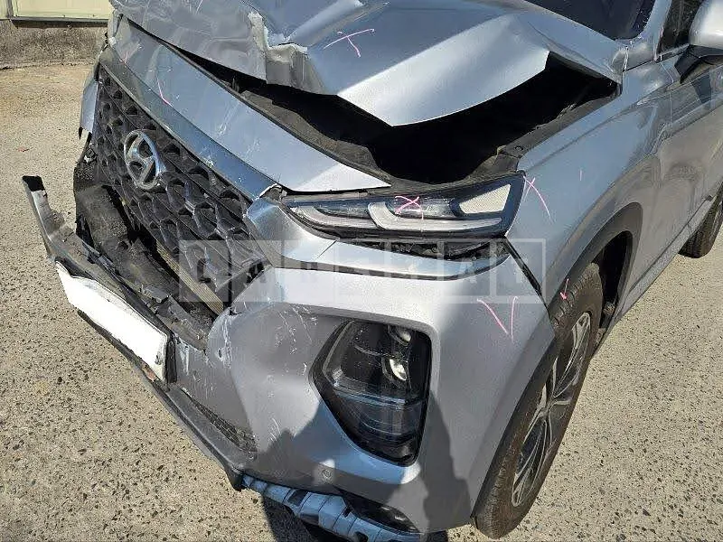 Photo 2 of 16: 2018 Hyundai Santa Fe, VIN KMHS381BDKU002930 — Korean insurance auction