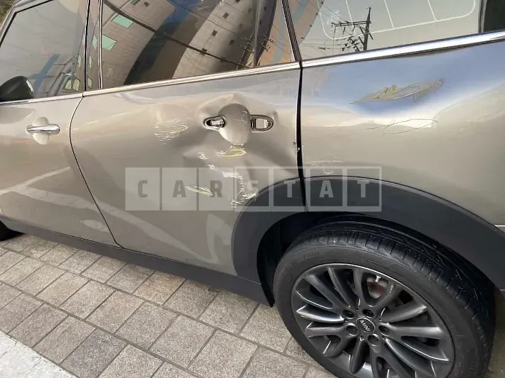 Photo 2 of 16: 2019 MINI Cooper Clubman, VIN WMWLN5101K2H74839 — Korean insurance auction