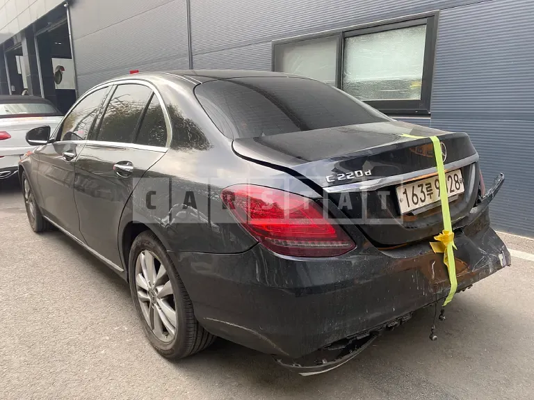 Photo 2 of 20: 2019 Mercedes-Benz C 220d, VIN WDDWF1EB5KR524953 — Korean insurance auction