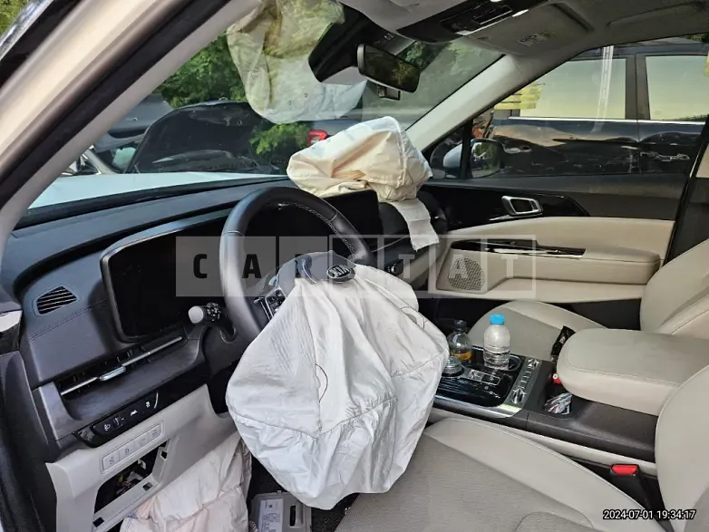 Photo 2 of 13: 2020 Kia Carnival 2.2 — Korean insurance auction