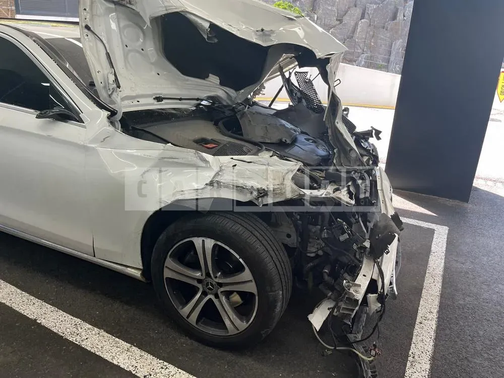 Photo 2 of 31: 2018 Mercedes-Benz E220d, VIN WDDZF0EB0KA492712 — Korean insurance auction