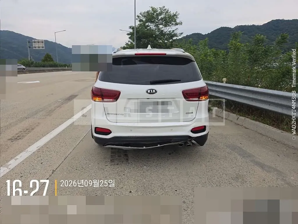 Photo 2 of 7: 2018 Kia Sorento 2.0 — Korean insurance auction