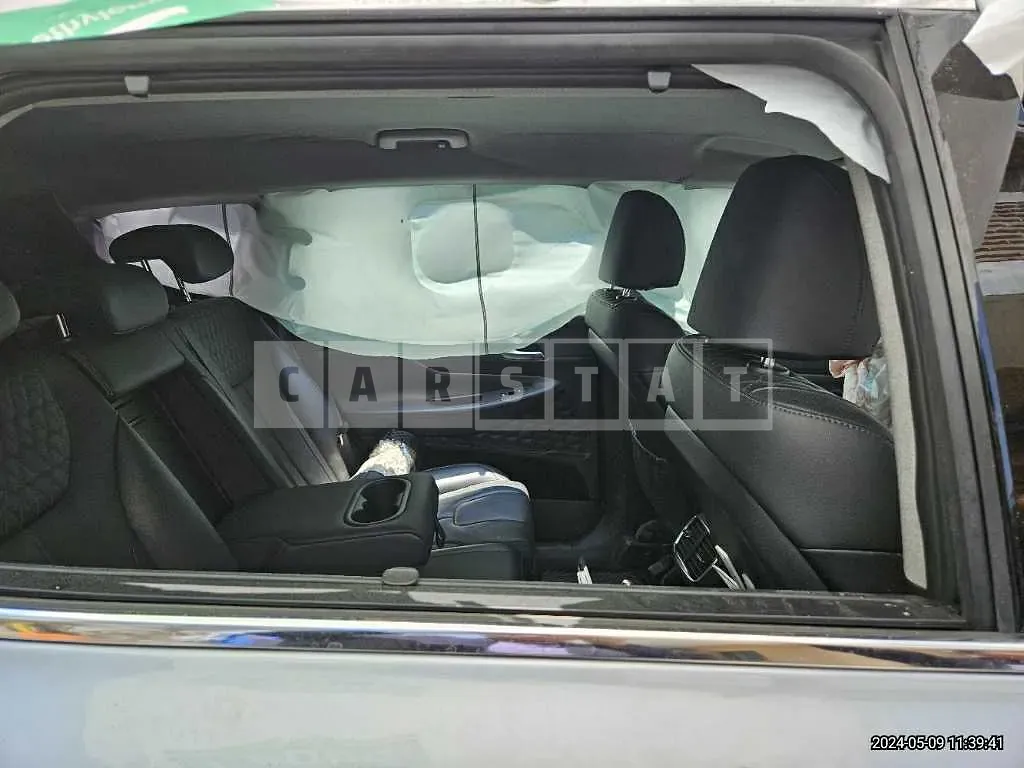 Photo 2 of 17: 2018 Hyundai Santa Fe — Korean insurance auction
