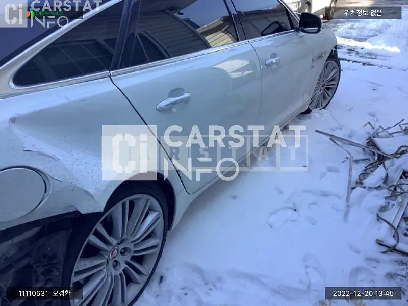 Photo 2 of 14: 2015 Jaguar XJ 3.0SC, VIN SAJAJ26D1F8V76523 — Korean insurance auction
