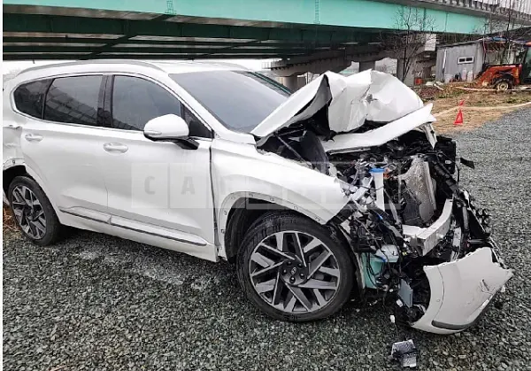 Photo 2 of 10: 2021 Hyundai Santa Fe, VIN KMHS581HGMU312130 — Korean insurance auction