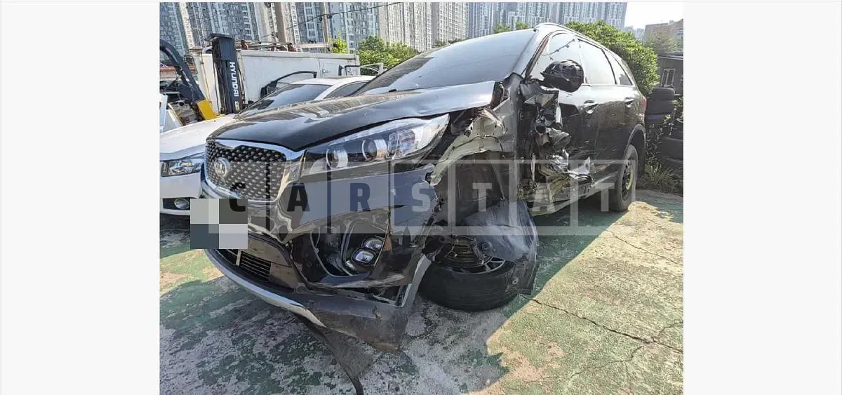 Photo 2 of 10: 2016 Kia Sorento 4WD — Korean insurance auction