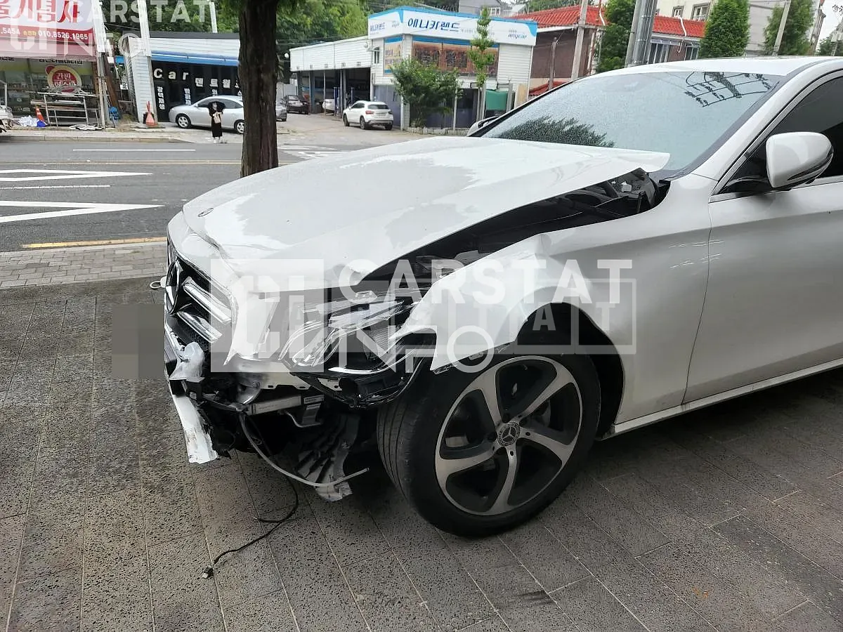 Photo 2 of 8: 2020 Mercedes-Benz E250, VIN W1KZF4FB6LA848149 — Korean insurance auction