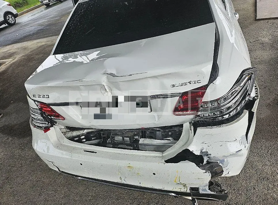 Photo 2 of 15: 2016 Mercedes-Benz E220 BlueTec — Korean insurance auction