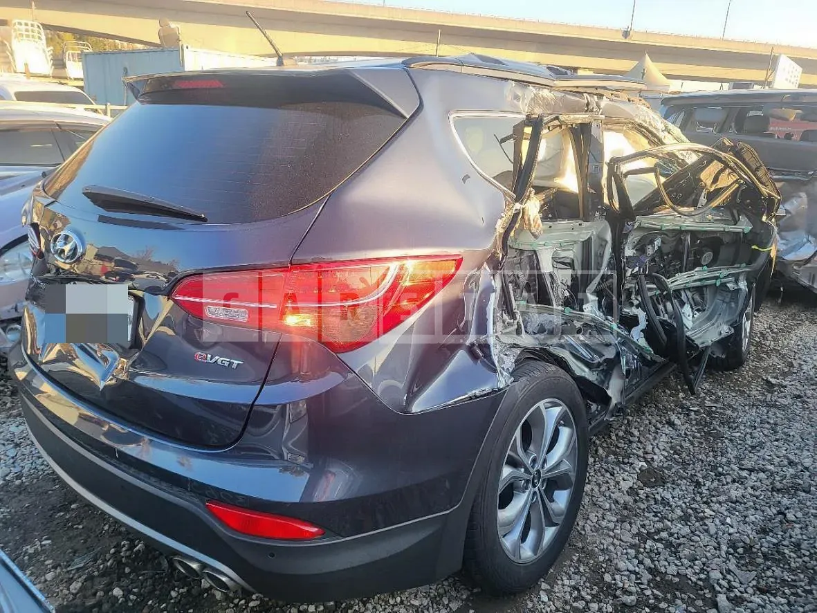 Photo 2 of 7: 2015 Hyundai Santa Fe DM 2.0 — Korean insurance auction