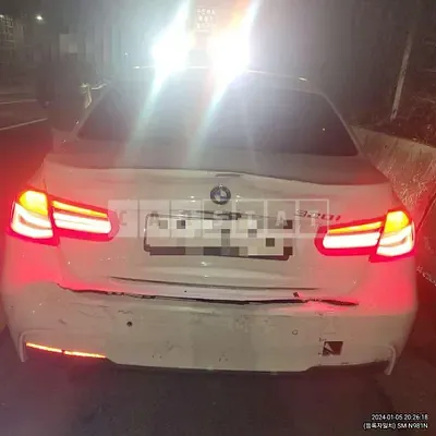 Photo 1 of 5: 2018 BMW 320i, VIN WBA8A9100JAH11521 — Korean insurance auction