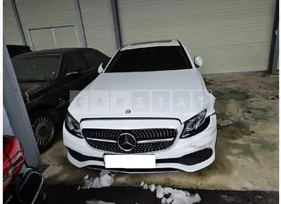 Photo 1 of 12: 2017 Mercedes-Benz E220d — Korean insurance auction