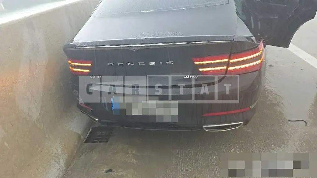 Photo 2 of 13: 2023 Genesis G80 AWD — Korean insurance auction