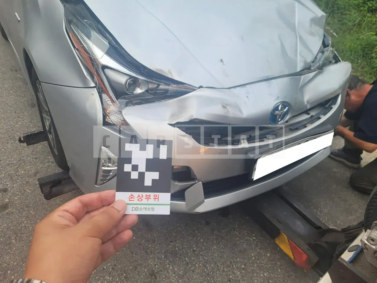 Photo 2 of 9: 2018 Toyota Prius, VIN JTDKBRFU3J3592057 — Korean insurance auction