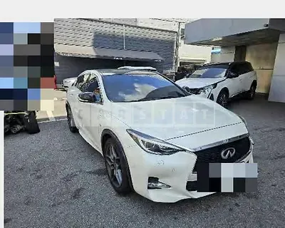 Photo 1 of 18: 2017 Infiniti Q30 — Korean insurance auction