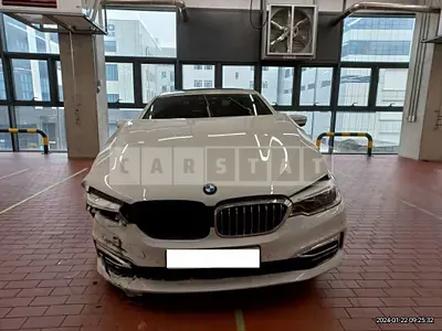 Photo 1 of 45: 2020 BMW 530i xDrive Luxury, VIN WBAJR9106LWW59325 — Korean insurance auction