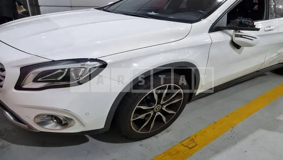 Photo 2 of 11: 2018 Mercedes-Benz GLA250 4Matic — Korean insurance auction