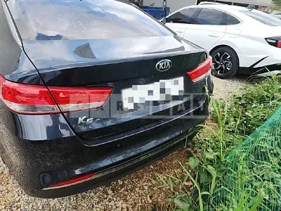 Photo 1 of 18: 2016 Kia K5 2.0 — Korean insurance auction