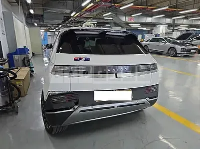 Photo 1 of 17: 2023 Hyundai Modern Ionic 5 — Korean insurance auction