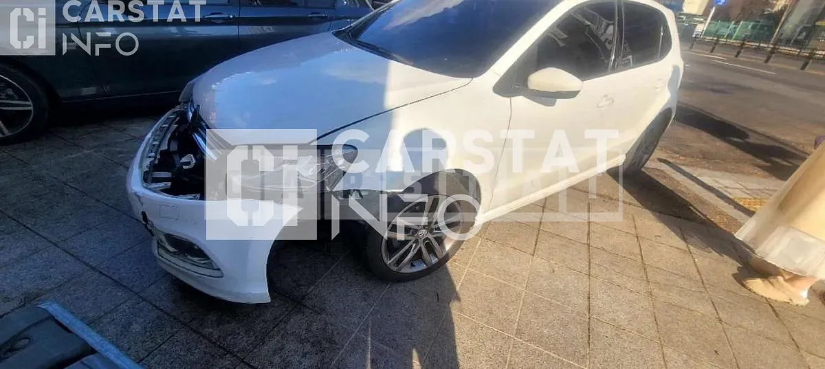 Photo 2 of 4: 2015 Volkswagen Polo 5 FL 1.4 TDI BMT, VIN WVWZZZ6RZFY193398 — Korean insurance auction