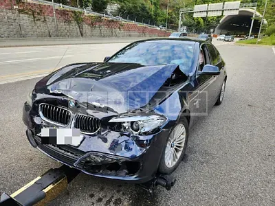 Photo 1 of 2: 2014 BMW 520d — Korean insurance auction