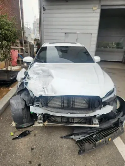 Photo 1 of 17: 2024 Volvo XC60 B5 AWD — Korean insurance auction