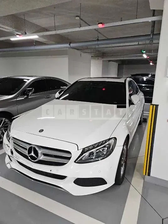 Photo 2 of 18: 2016 Mercedes-Benz C200 — Korean insurance auction