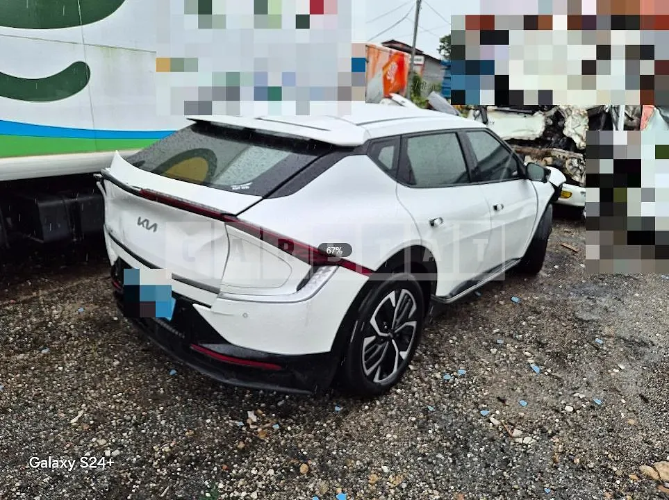 Photo 2 of 11: 2023 Kia EV6 4WD — Korean insurance auction