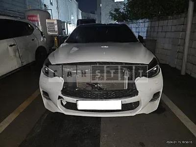 Photo 1 of 41: 2017 Infiniti Q30, VIN SJKCH53E1HA056915 — Korean insurance auction
